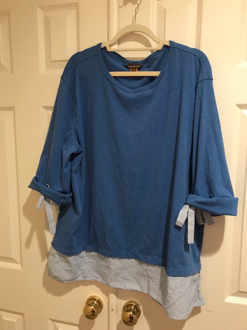 Cute blue top